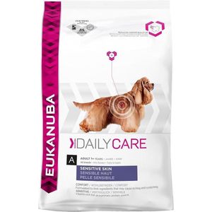 Eukanuba Dog Adult - Medium Breed - Daily Care Sensitive Skin - 3 * 2,3 kg