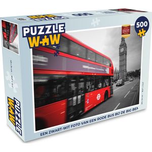 Puzzel Een zwart-wit foto van een rode bus bij de Big Ben - Legpuzzel - Puzzel 500 stukjes