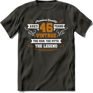 46 Jaar Legend T-Shirt | Goud - Wit | Grappig Verjaardag en Feest Cadeau Shirt | Dames - Heren - Unisex | Tshirt Kleding Kado | - Donker Grijs - 3XL