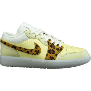 Air Jordan 1 Low SNKRS Day (W) DN6998-700 - Maat 41