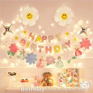 Leo’s Party Prinsesjes en Madeliefjes verjaardag slinger set - Verjaardag versiering - Feestversiering - Verjaardag Decoratie – Feestpakket - verjaardag ballonnen