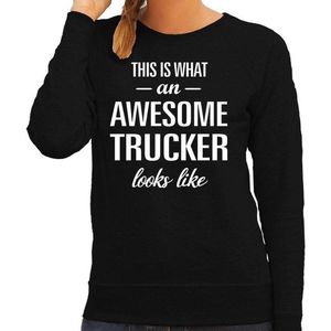 Awesome trucker / vrachtwagenchauffeusse cadeau sweater / trui zwart met witte letters voor dames - beroepen sweater / moederdag / verjaardag cadeau S