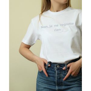 T-shirt - Merk: June Spring - Maat: M / Medium - Print: “Non, je ne regrette rien” - Wit Shirt met grijze letters voor Dames - T-shirt met Print - Vrouwen Shirt - Hoge Kwaliteit - Luxe T-Shirt met print “Non, je ne regrette rien” White Tee