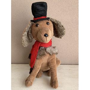 Deurstopper hond bruin zittend met zwarte hoed en rode sjaal 40 cm | MYD-17083 | La Galleria
