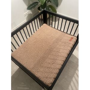 Teddy Days boxkleed 6 cm dik - Uitwasbaar, veilig en stijlvol - incl. 2 afneembare hoezen - 75 x 95 cm - Zandkleur