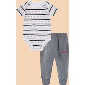 Nike baby pakje 2- delig nike baby romper nike baby set 0-3 maanden