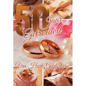 50 jaar getrouwd! Hartelijk gefeliciteerd! Een bijzondere kaart met mooie trouwringen en cadeautjes. Een leuke kaart om zo te geven of om bij een cadeau te voegen. Een dubbele wenskaart inclusief envelop en in folie verpakt.