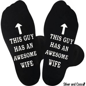 SilverAndCoco® - Awesome Wife / Gekke Vrolijke Foute Happy Vaderdag Sokken Kleding / Leuke Grappige Dikke Warme Heren Socks / Verjaardag Geschenk accessoires Sok Outfit Katoen / Mannen Cadeau met Tekst - Awesome wife