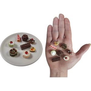 Magneet miniatuur kunst gebakjes en bonbons chocolade koelkastmagneetjes 8 stuks