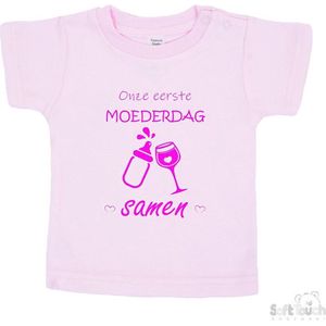 Soft Touch T-shirt Shirtje Korte mouw ""Onze eerste moederdag samen!"" Unisex Katoen Roze/fluor pink Maat 62/68