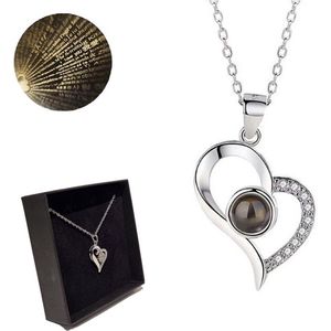 GreatGift® - Zilverkleurig Special Diamanten Hartjes ketting - Ik Hou Van Je Ketting - Magische ketting - 100 talen ketting - Cadeautip - In luxe geschenkverpakking