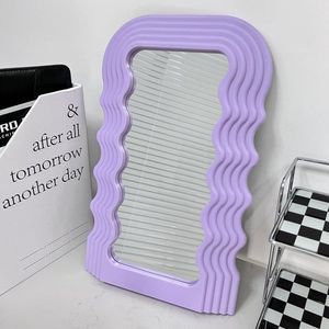 Onregelmatige Wandspiegel met Vergrotingsfunctie - Decoratieve Make-up Spiegel voor Badkamer en Slaapkamer - 26x42 cm Paars