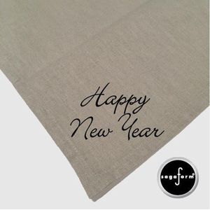 Sagaform linnen tafellaken met servetten, beige bedrukt  met HAPPY NEW YEAR