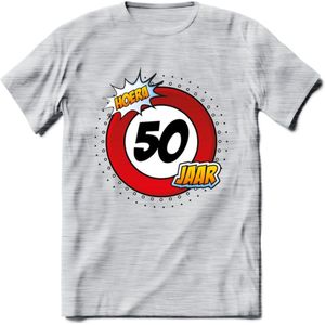 50 Jaar Hoera Verkeersbord T-Shirt | Grappig Abraham Verjaardag Cadeau | Dames - Heren | - Licht Grijs - Gemaleerd - 3XL