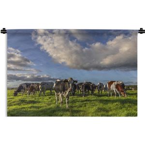 Wandkleed Friese koe Luxurydeco - Kudde koeien aan het grazen in de wei Wandkleed katoen 120x80 cm - Wandtapijt met foto