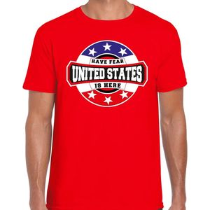 Have fear United States is here t-shirt met sterren embleem in de kleuren van de Amerikaanse vlag - rood - heren - Amerika supporter / Amerikaans elftal fan shirt / EK / WK / kleding L