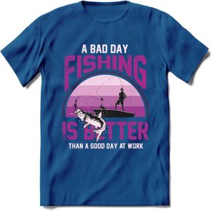 A Bad Day Fishing - Vissen T-Shirt | Roze | Grappig Verjaardag Vis Hobby Cadeau Shirt | Dames - Heren - Unisex | Tshirt Hengelsport Kleding Kado - Donker Blauw - 3XL
