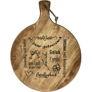 Grote ronde borrelplank / Pizzaplank met tekst gravure 40 JAAR GETROUWD. Een cadeau voor een trouwdag, huwelijk, .. jarige bruiloft. doorsnede 38 cm