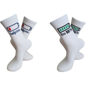 2 paar - Verjaardag cadeau - Accu leeg - 100% opgeladen - vrolijke sokken - witte sokken - tennis sokken - Accu -sport sokken - valentijns cadeau - sokken met tekst - aparte sokken - grappige sokken - Socks waar je Happy van wordt - maat 37-44