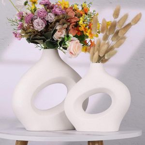 Witte keramische vaas voor woondecoratie - Set van 2 keramische donutvazen, ronde pampasgrasvaas voor middelpuntdecoratie, perfect voor woonkamer, tafel, entree, salontafeldecoratie