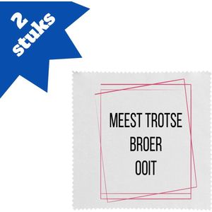 Akyol - meest trotse broer ooit brillendoekjes - Broer - trotse broer - verjaardagscadeau - verjaardag - cadeau - cadeautje voor broer - broer artikelen - kado - geschenk - gift - 17,8 bij 17,8 cm - 2 stuks