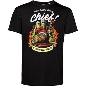 T-shirt Never Trust A Skinny Chief | Vaderdag cadeau | Vaderdag cadeau met tekst | Bbq schort mannen | Zwart | maat XS