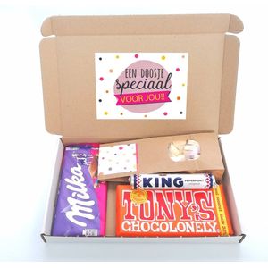 Cadeaupakketje ""Speciaal voor jou"" brievenbus cadeau - Tony Chocolonely caramel zeezout - Hartjes - Milka chocolade - King pepermunt