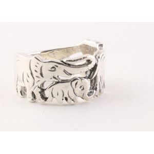 Zilveren ring met olifanten - maat 17.5