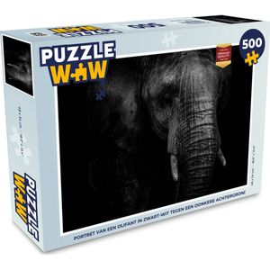 Puzzel Portret van een olifant in zwart-wit tegen een donkere achtergrond - Legpuzzel - Puzzel 500 stukjes