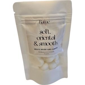 White musk & Amber (soft, oriental & smooth.) Waxmelts Flame Handmade Candles (50g) - 40 Geur uren - Sojawas - Zoete geur
