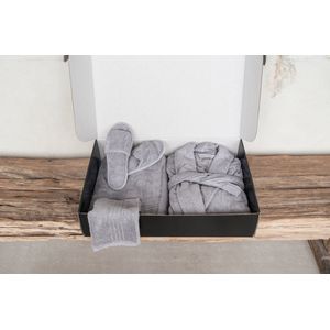 Cadeaubox Sauna Silver L/XL [model/maat: badjas L/XL | slipper 43/44] - kerst cadeau/kerstpakket vrouw/man