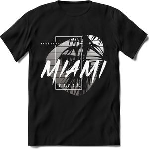 Miami Beach | TSK Studio Zomer Kleding  T-Shirt | Zilver | Heren / Dames | Perfect Strand Shirt Verjaardag Cadeau Maat XXL