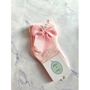 Omer en Odille - katoenen opengewerkte enkelsok met grosgrain strik - zomer - baby roze - 6-12 maanden