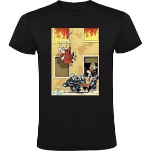 Brandweer redt knappe vrouw Heren T-shirt - brand - vuur - oma - redden - humor - knap - grappig