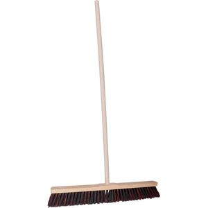 Brumag Straatbezem Budget line voor buiten terras tegels en klinkers - Harde bezemkop 60 cm breed - Houten steel van 120 cm