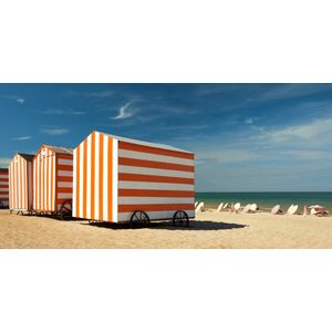 Dibond - Zee / Strand / Water - Strandcabine in  bruin / wit / Zwart / rood / blauw - 80 x 160 cm.