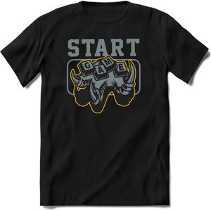 Start the game | Gaming kado T-Shirt heren - dames | Staal-Geel | Perfect game pc cadeau shirt | Grappige console spreuken - zinnen - teksten Maat S
