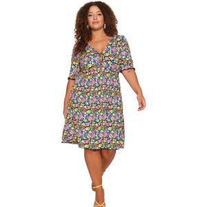 Trendyol Veelkleurige Gebreide Jurk Met Bloemenpatroon En V-Hals In Grote Maten Tbbss23Ah00158