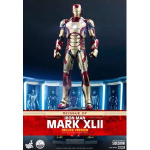 Marvel: Iron Man 3 - Deluxe Iron Man Mark XLII 1:4 Scale Figure