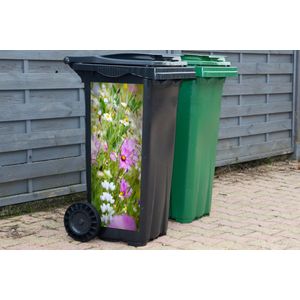 Container sticker Bloemen - Natuur - Groen - Gras - Paars - Wit - 44x98 cm - Kliko sticker