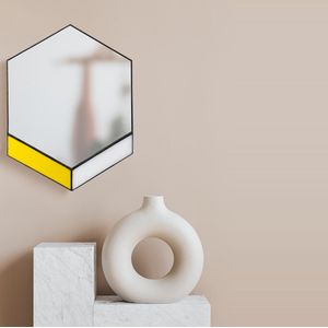 Glassmade - Spiegel ""Marie"" - Handgemaakte glas-in-lood spiegel - Zeshoek geel/wit - 33x25 cm
