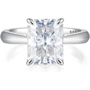 Luminara - 14k Geelgouden Radiant Moissanite Verlovingsring met Hidden Halo - 0.7 karaat
