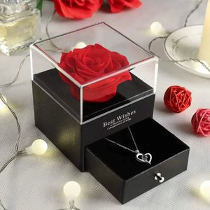 Luxe Rozen Giftbox - Met Geur Roos en Inclusief Hartjes Ketting - Bloemen doos - Valentijnsdag - Cadeautje voor vrouw - Valentijn Geschenkset (VALENTIJN TIP!)