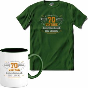 70 Jaar vintage legend - Verjaardag cadeau - Kado tip - T-Shirt met mok - Heren - Bottle Groen - Maat M