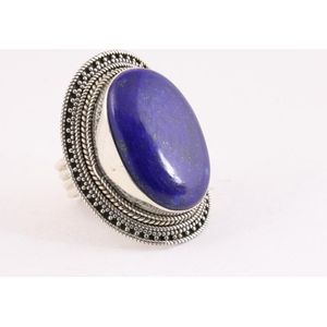 Zware bewerkte zilveren ring met grote lapis lazuli steen - maat 18