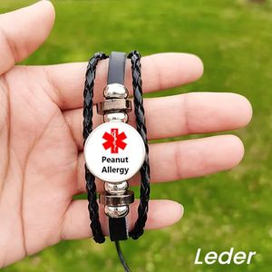 Allernieuwste.nl® Armband Pinda Allergie Alert - Leder Dames Heren Armbanden Unisex - Pinda Allergie - Verstelbaar Zwart Leer 26 x 2 cm