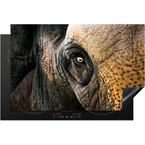 KitchenYeah® Inductie beschermer 81x52 cm - Olifant - Close up - Dieren - Natuur - Kookplaataccessoires - Afdekplaat voor kookplaat - Inductiebeschermer - Inductiemat - Inductieplaat mat