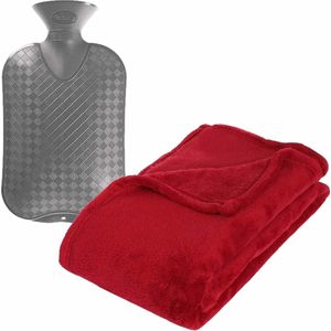 Fleece deken/plaid Rood 125 x 150 cm en een warmwater kruik 2 liter