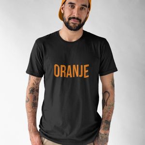 Zwart Koningsdag T-shirt - MAAT L - Heren Pasvorm - Tekst Oranje In Oranje