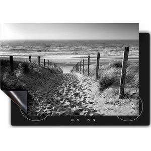 Chefcare Inductie Beschermer Voetpad in de Duinen met Strand en Zee - Zwart Wit - 80,2x52,2 cm - Afdekplaat Inductie - Kookplaat Beschermer - Inductie Mat